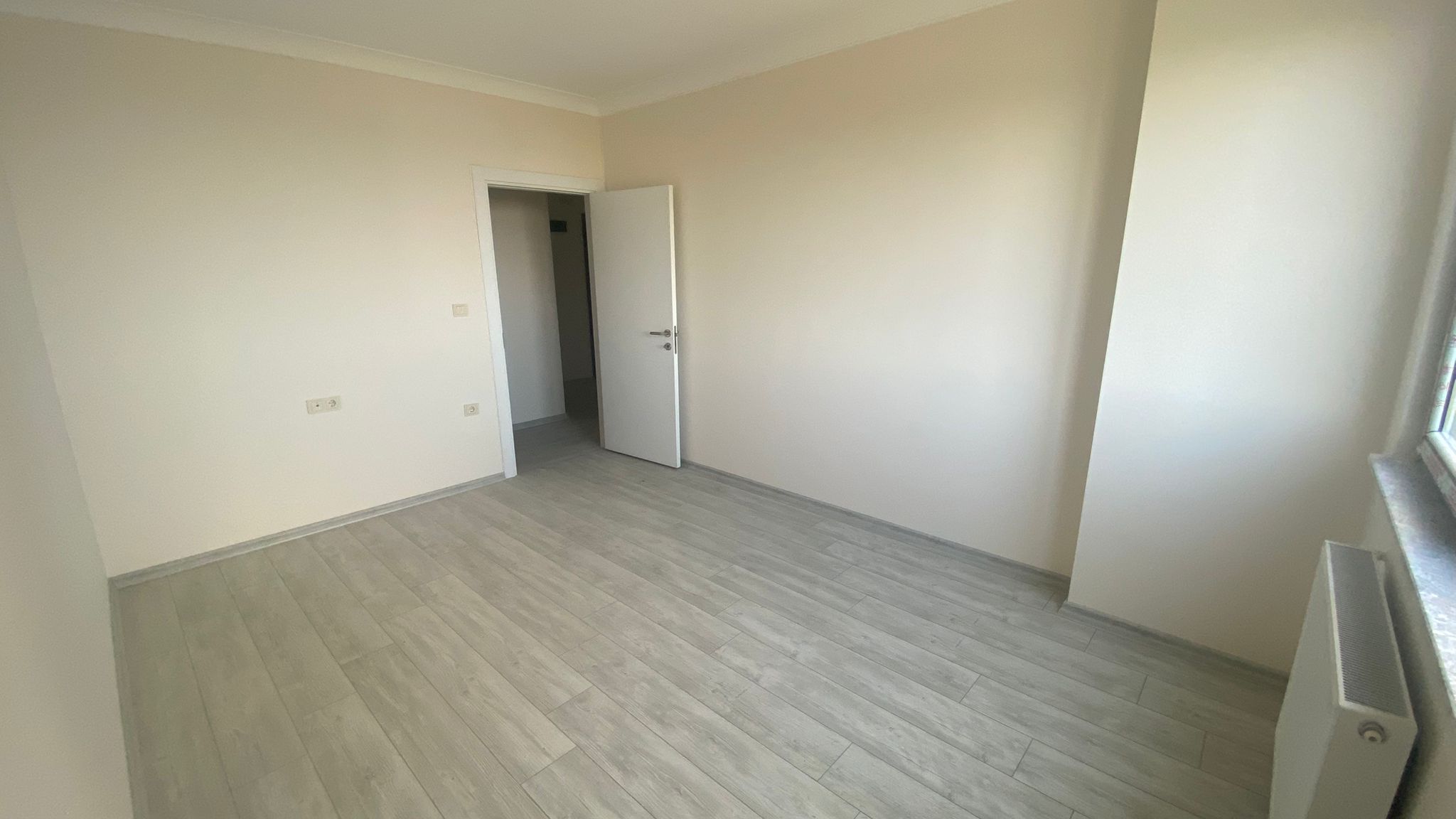 YALINCAK MAHALLESİNDE DENİZ MANZARLI 3+1 SIFIR KİRALIK DAİRE